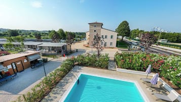Seasonal outdoor pool