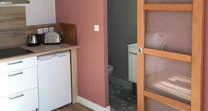 Le Charmant - Studio Cosy, climatisé avec Parking