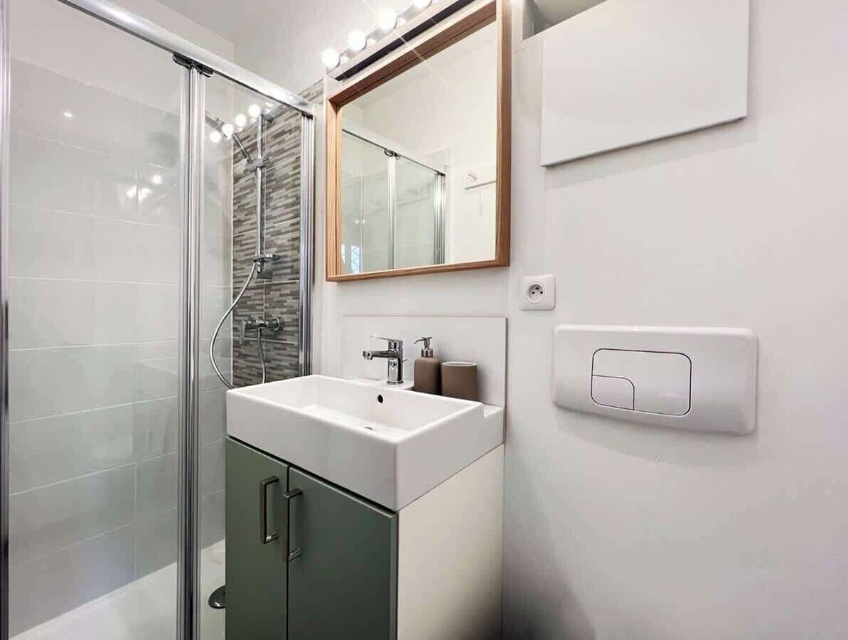 Shower, hair dryer
