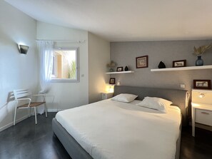 4 bedrooms, free WiFi, bed sheets