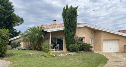 La Joviale, jolie maison avec Piscine & Jardin