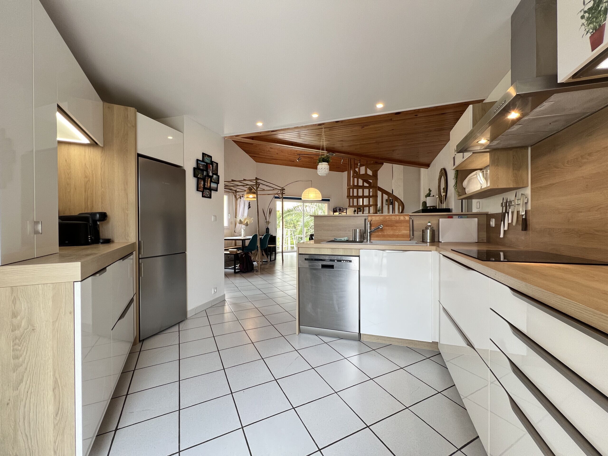 Refrigerador, microondas, horno y lavavajillas 