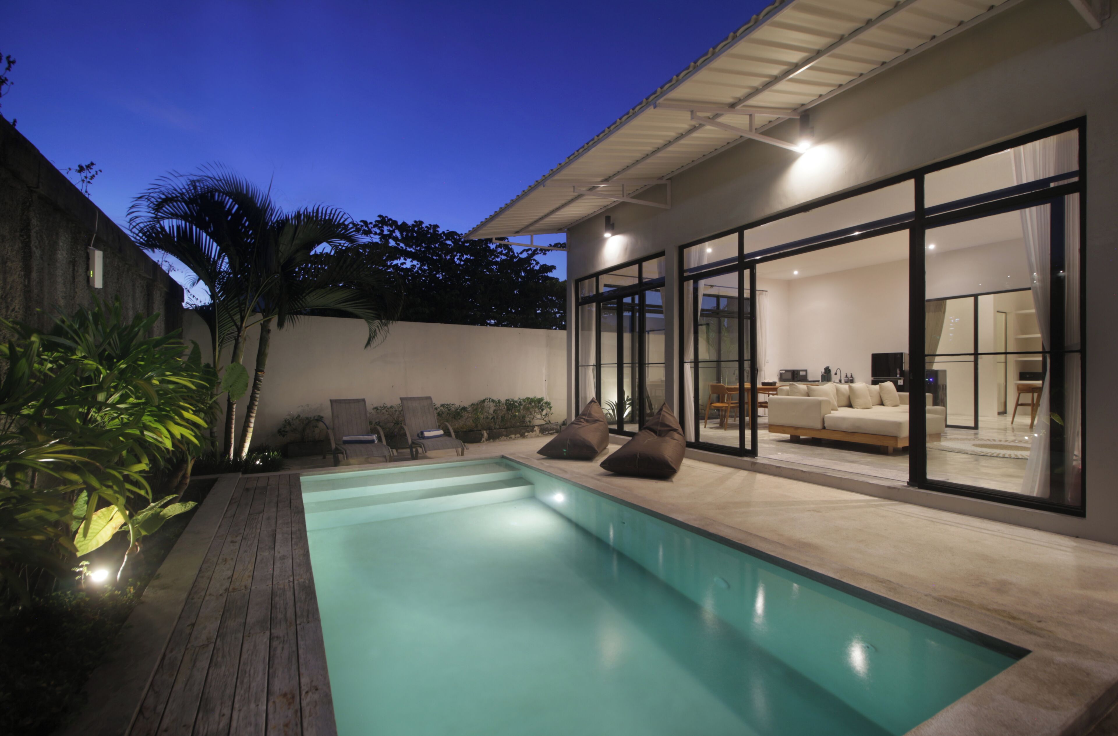 Outdoor pool, pool loungers