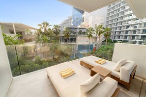 Property grounds - Five Palm Luxury | 2BR w/ Pool View, Gym & Prime Beach Stay (Palm)