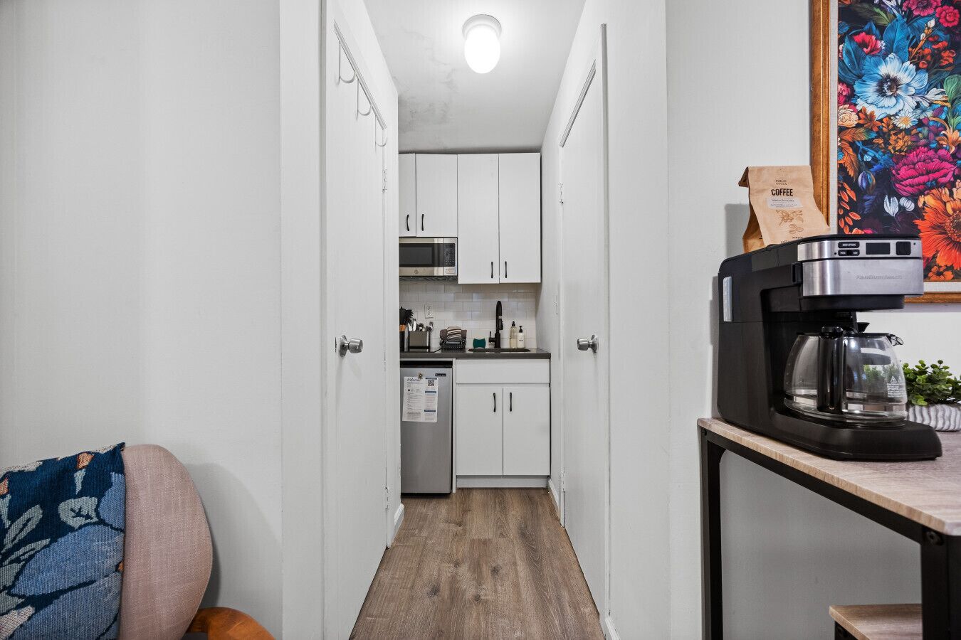 Micro-ondes, plaque de cuisson, cafetière/bouilloire