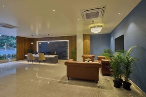 Lobby - Grand Continent Mysore A Sarovar Portico Affiliate Hotel (Mysore)