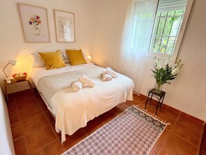 3 chambres, fer et planche à repasser, Wi-Fi gratuit, draps fournis