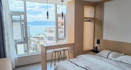 Fuxian Lake Jinxiu Hotel (Lunchong Scenic Area)