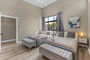 5 Schlafzimmer, Bügeleisen/Bügelbrett, WLAN, Bettwäsche