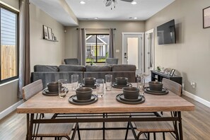 Dining - DT Modern 5BR w BBQ and more (Indianapolis)