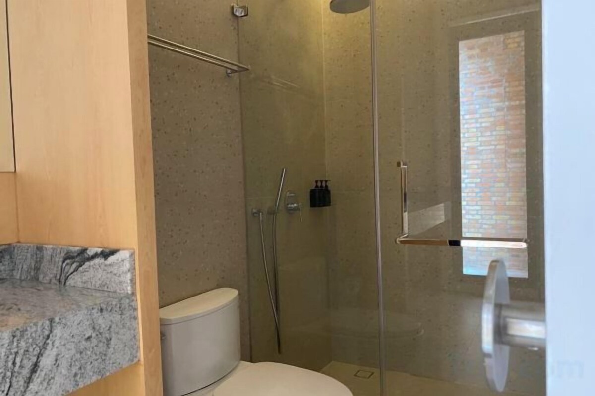 Bathroom | Free toiletries