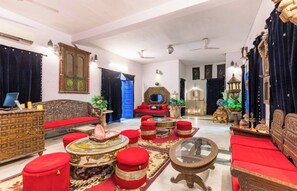 Desk, laptop workspace, soundproofing, free WiFi - Harpalsar Haveli Jaipur (Jaipur)