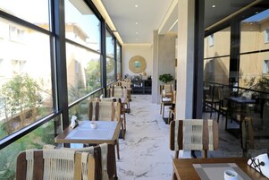 Free daily buffet breakfast