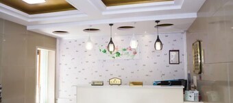 Hualian Express Hotel (Peking University Gate, Huangshan District)