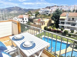 Outdoor dining - JARDINS 3, at the foot of the Cap de Creus Natural Park (Roses)