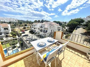 Outdoor dining - JARDINS 3, at the foot of the Cap de Creus Natural Park (Roses)