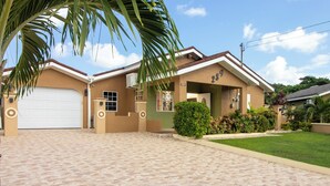 Interior - 5 Bedroom Haven in Draxhall (Ocho Rios)