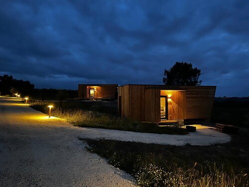 A unique & tranquil vineyard cabin nestled amongst the vines