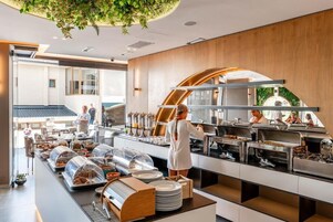 Desayuno bufé gratuito y diario