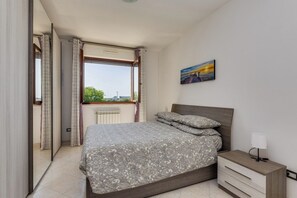 1 bedroom, iron/ironing board, free WiFi, bed sheets - Casa Confortevole Terrazzo e Posto Auto Coperto! (Roma)