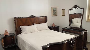 3 chambres, fer et planche à repasser, Wi-Fi gratuit, draps fournis
