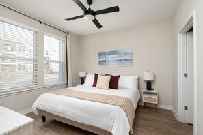 3 makuuhuonetta, työpöytä, silitysrauta/-lauta, ilmainen Wi-Fi