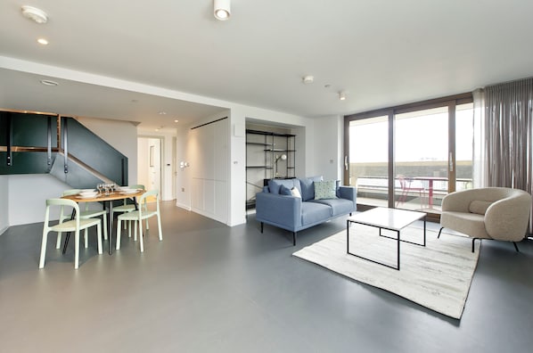 Luxury Apartment, Balcony | Living area
