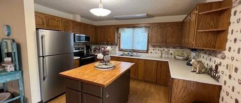 Refrigerador, microondas, horno, placa de cocina