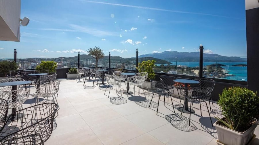 Rumani 3 Islands Hotel