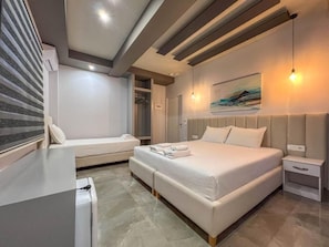 Deluxe Triple Room, Balcony
