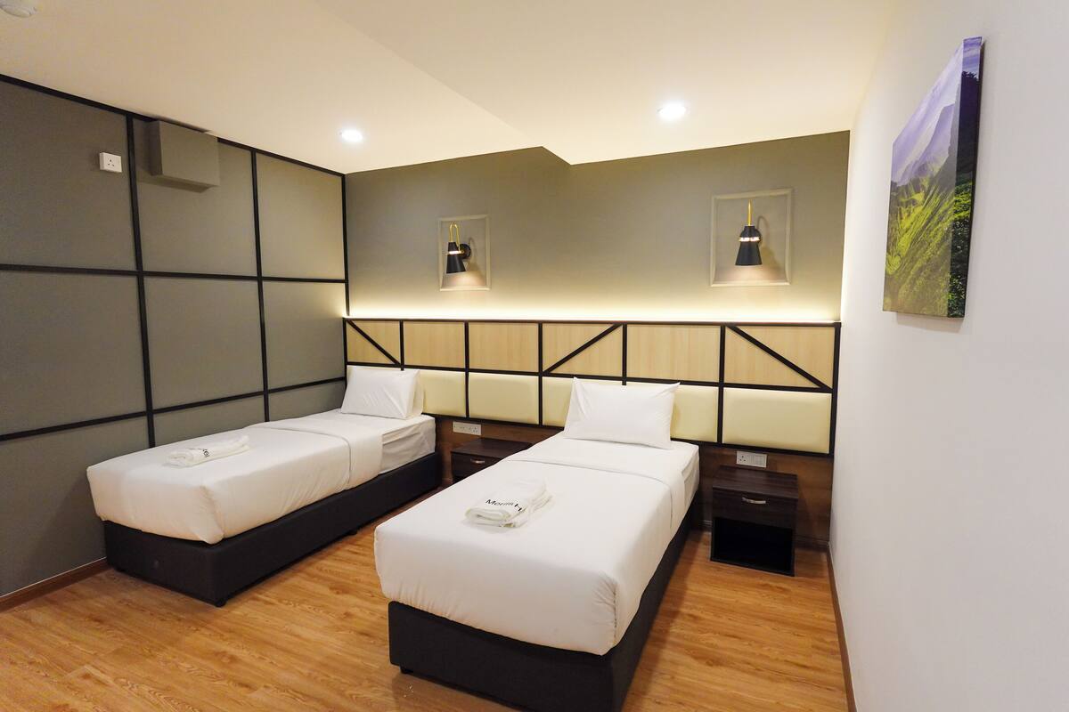 Standard Twin Room