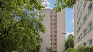 Exterior - Bytnara One Bedroom Apartment by Renters (Warsaw)