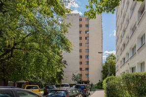 Exterior - Bytnara One Bedroom Apartment by Renters (Warsaw)