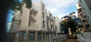 Exterior - Cozy apartment in charming Kharadi Pune with AC, WiFi (Pune)