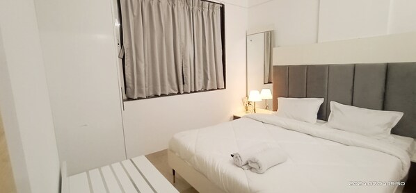 1 bedroom, WiFi, bed sheets - Cozy apartment in charming Kharadi Pune with AC, WiFi (Pune)