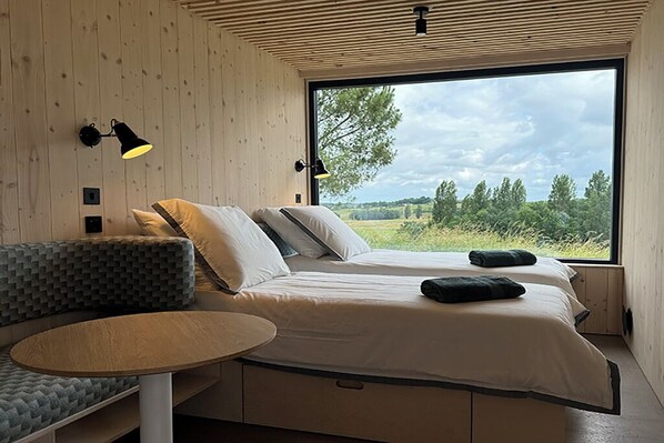 1 bedroom, travel cot, free WiFi, bed sheets