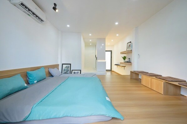 Deluxe Room, City View | Desk, free WiFi, bed sheets - Q Hotel & Apartment Han Market Da Nang (Da Nang)