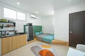 Superior Studio | Desk, free WiFi, bed sheets - Q Hotel & Apartment Han Market Da Nang (Da Nang)