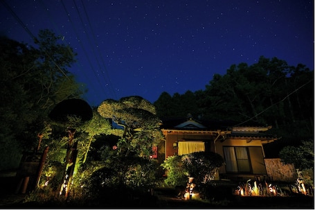 Exterior. Oyado Takeakari