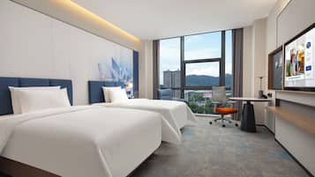 Superior Twin Room | 1 bedroom, desk, laptop workspace, blackout drapes