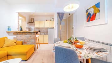 Apartamento família, 1 quarto, ar-condicionado (Quiet Corner Central Zagreb 1BR w/ AC) | Parte interna