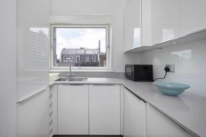 Réfrigérateur, micro-ondes, four, lave-vaisselle