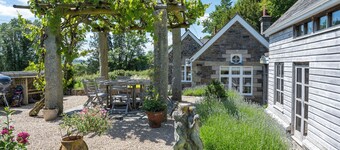 The School House + Garden Rooms
