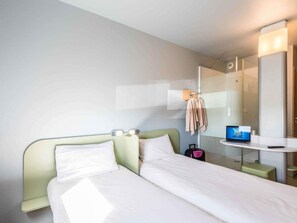 Soundproofing, free cots/infant beds, free WiFi, bed sheets - Ibis Budget Ambérieu-En-Bugey Château-Gaillard (Chateau-Gaillard)