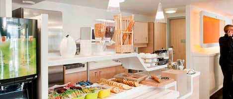 Daily buffet breakfast (EUR 9.50 per person)