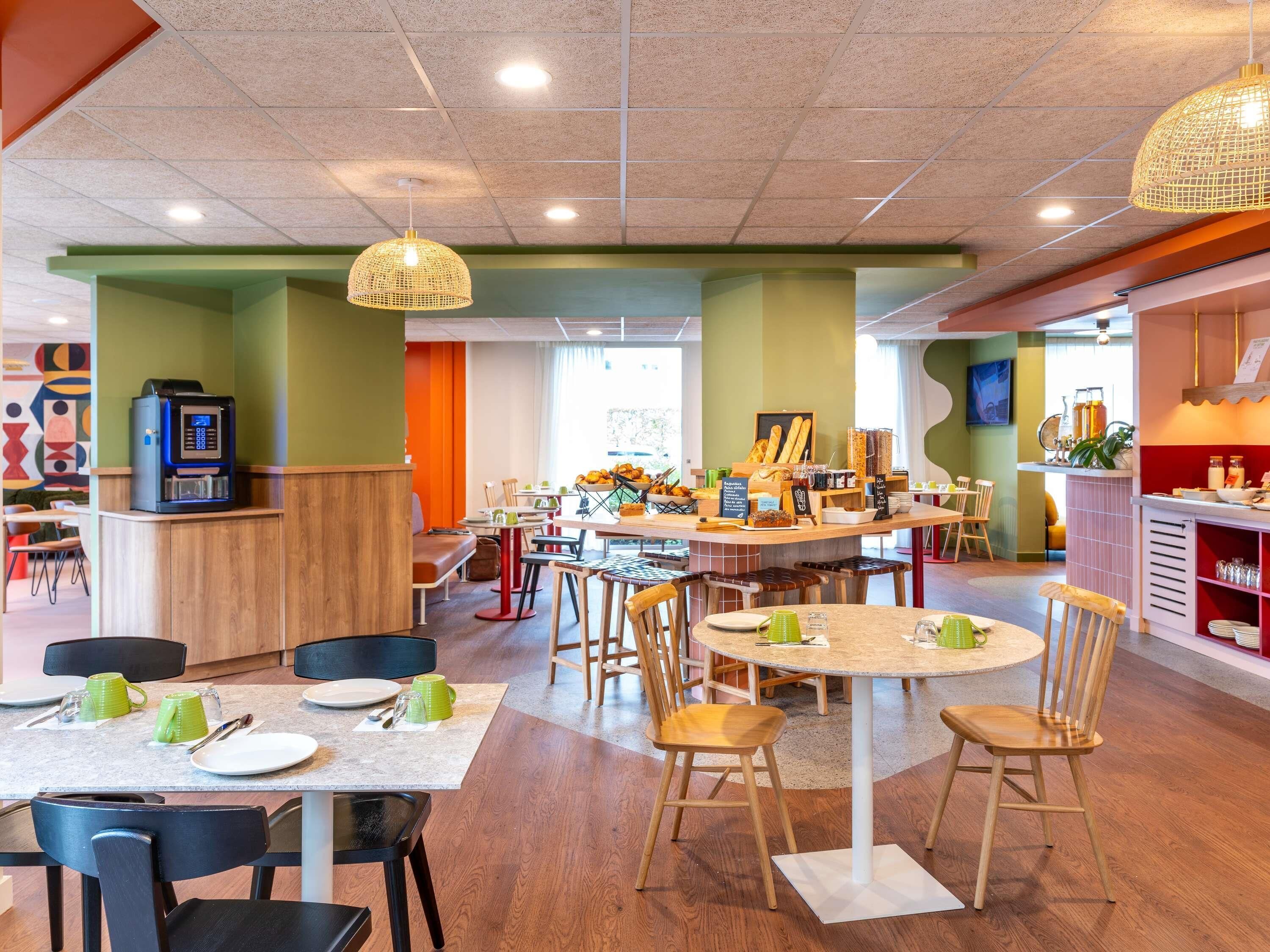 Daily buffet breakfast (EUR 14.00 per person)