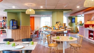 Daily buffet breakfast (EUR 13.90 per person)
