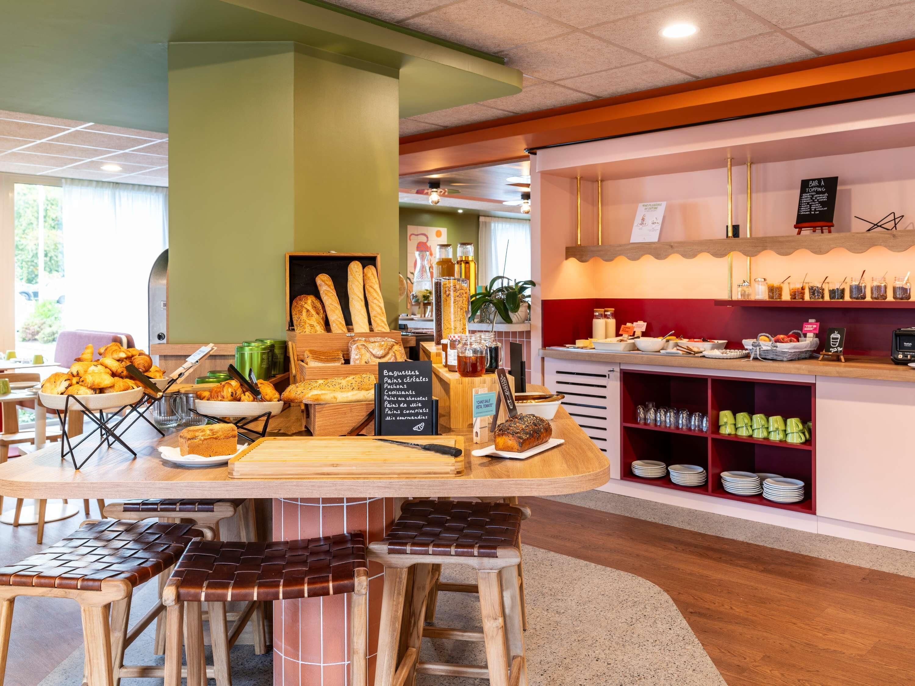 Daily buffet breakfast (EUR 14.00 per person)