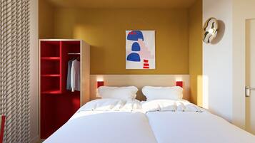 Une chambre d’hôtel avec un lit, une armoire rouge et une œuvre d’art accrochée au mur.