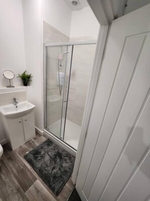 Apartamento | Baño | Ducha y toallas